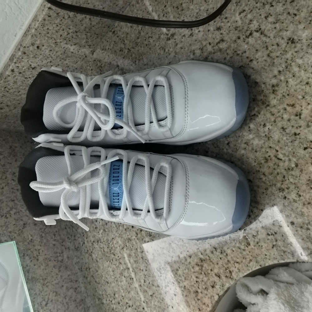 Jordan 11 Legend Blues